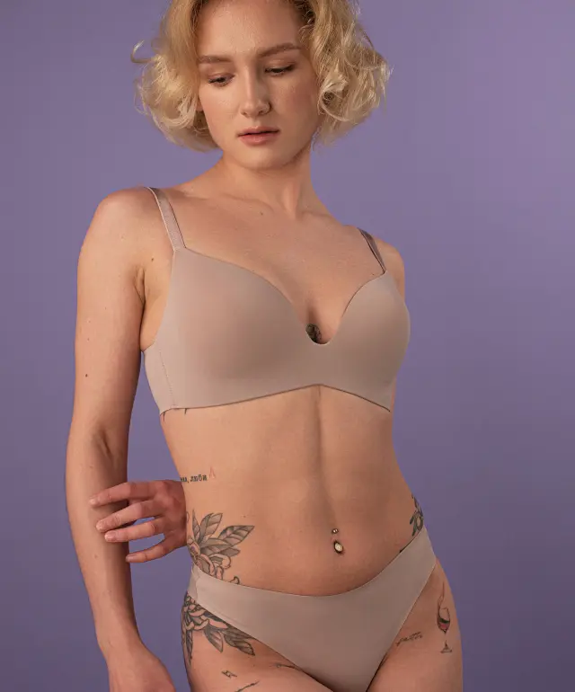Biustonosz z formowaną miseczką 015C blady róż