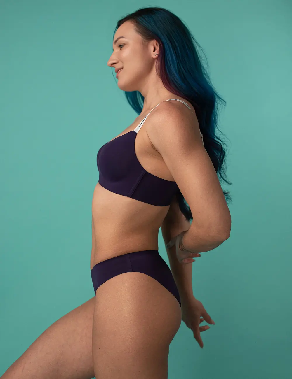 Biustonosz z formowaną miseczką 115C jeżyna