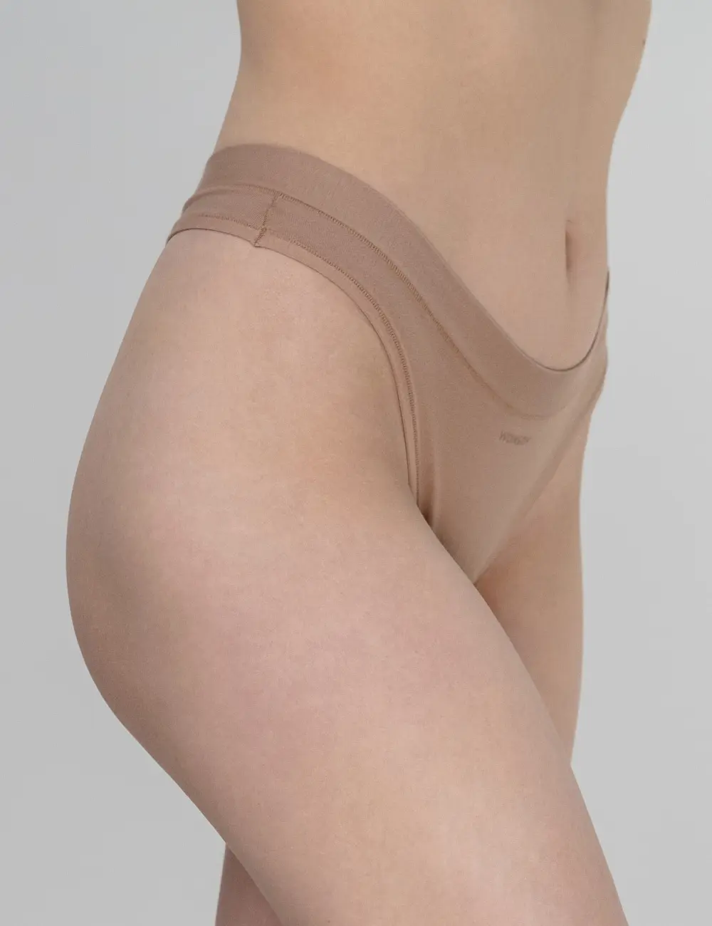 Majtki stringi 002DE (5 szt)