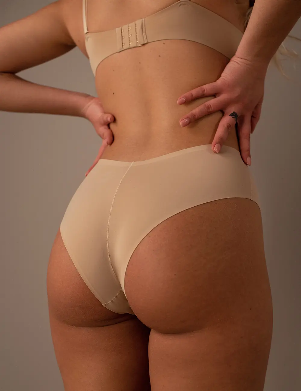 Majtki brief 003C nudowe