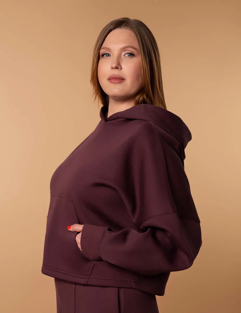Sweter z kapturem 002AO mahoniowy